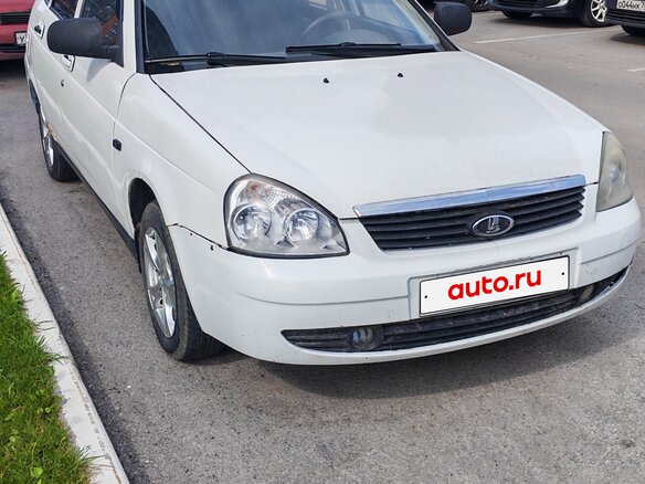 2010 Lada (ВАЗ) Priora I, белый, 255000 рублей - вид 2