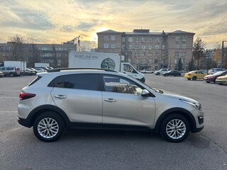 2020 Kia Rio X-Line IV, серебристый, 1735000 рублей, вид 2