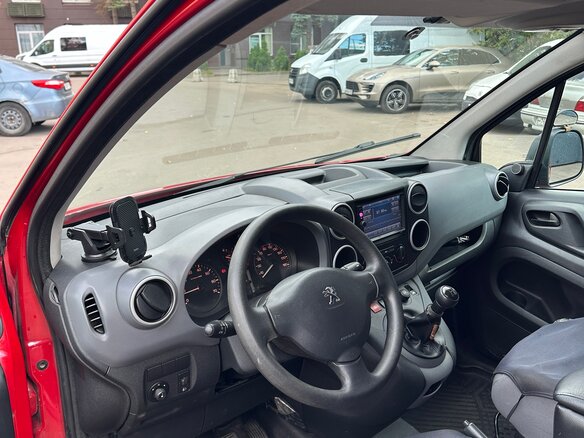 2014 Peugeot Partner, красный, 800000 рублей - вид 7