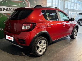 2017 Renault Sandero Stepway II, красный, 1175000 рублей, вид 3