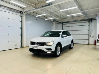 2018 Volkswagen Tiguan II, белый, 2249900 рублей, вид 2