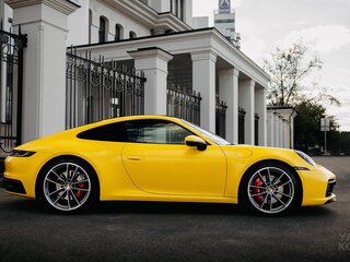 2021 Porsche 911 Carrera 4S VIII (992), жёлтый, 15300000 рублей, вид 3