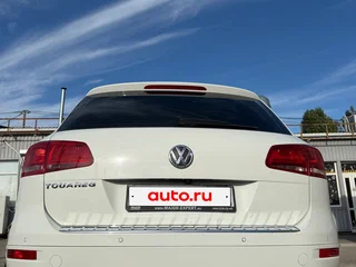 2012 Volkswagen Touareg II, белый, 1750000 рублей, вид 3