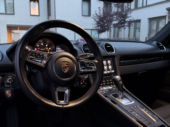2020 Porsche Cayman T III 718 (982), серый, 6500000 рублей - вид 6