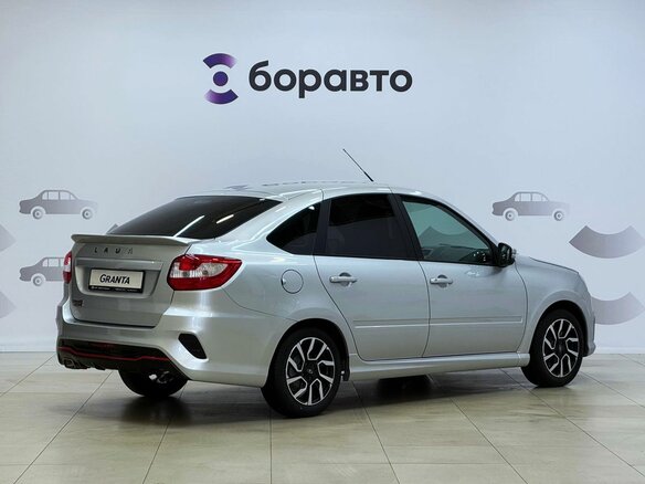 2026 Lada (ВАЗ) Granta Drive Active/Sportline Sportline I Рестайлинг, серебристый, 1424000 рублей - вид 3