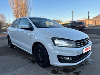 2017 Volkswagen Polo V Рестайлинг, белый, 650000 рублей, вид 2