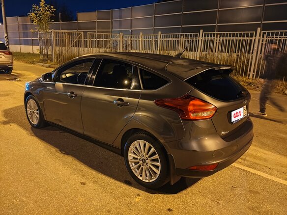 2017 Ford Focus III Рестайлинг, серый - вид 3