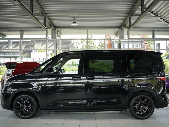 2023 Volkswagen Multivan T7, чёрный, 4790007 рублей - вид 7