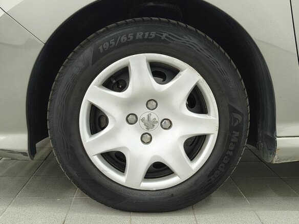 2010 Peugeot 308 I, бежевый, 389000 рублей - вид 9