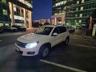 2013 Volkswagen Tiguan I Рестайлинг, белый, 1520000 рублей, вид 1