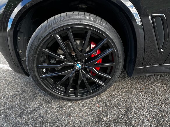2021 BMW X5 40i IV (G05/G18), чёрный, 6990000 рублей - вид 9