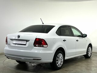 2015 Volkswagen Polo V Рестайлинг, белый, 960000 рублей, вид 4
