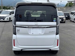 2022 Honda N-BOX II Рестайлинг, белый, 724000 рублей, вид 5