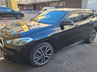 2021 BMW X2 xDrive20i I (F39), чёрный, 3700000 рублей, вид 4