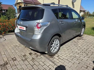 2012 Toyota Verso I, серый, 900000 рублей, вид 4
