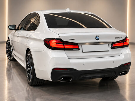 2021 BMW 5 серии 520d xDrive VII (G30/G31/G38) Рестайлинг, белый, 5190000 рублей, вид 3