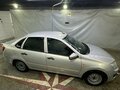 2013 Lada (ВАЗ) Granta I, серебристый, 300000 рублей - вид 2