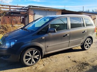 2014 Opel Zafira B Рестайлинг, серый, 1050000 рублей, вид 4