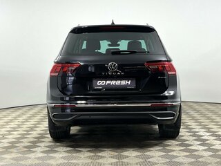 2021 Volkswagen Tiguan II Рестайлинг, чёрный, 2040000 рублей, вид 4