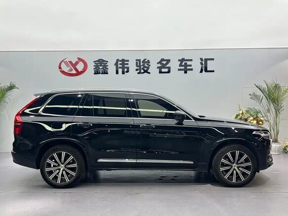 2023 Volvo XC90 II Рестайлинг 1, чёрный, 5956508 рублей - вид 2