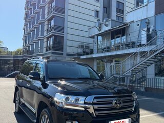 2016 Toyota Land Cruiser 200 Series Рестайлинг 2, чёрный, 5990000 рублей, вид 1
