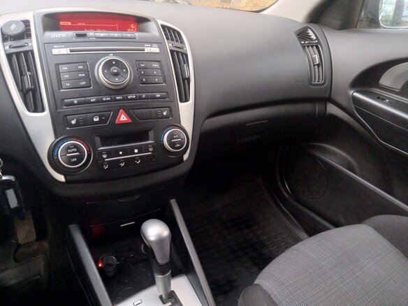 2010 Kia Ceed I Рестайлинг, чёрный, 700000 рублей - вид 9
