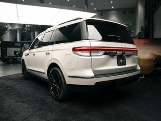 2022 Lincoln Navigator IV Рестайлинг, серый, 11050000 рублей, вид 5