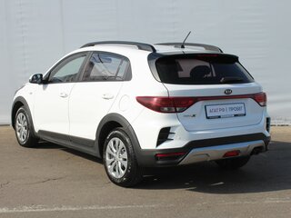 2021 Kia Rio X IV Рестайлинг, белый, 1370000 рублей, вид 5