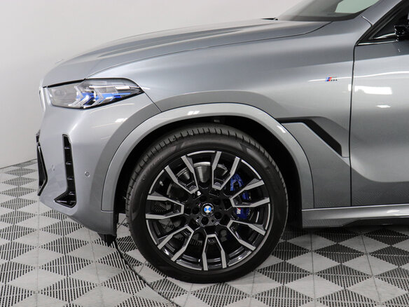2025 BMW X6 40i III (G06) Рестайлинг, серый - вид 19
