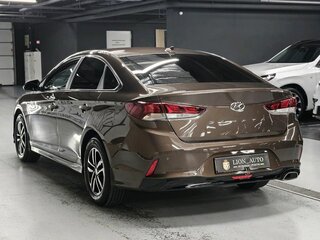 2019 Hyundai Sonata VII (LF) Рестайлинг, коричневый, 1680000 рублей, вид 4