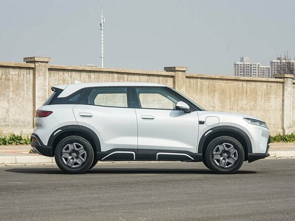 2026 BYD Yuan Up 45.12 kWh, белый, 2160000 рублей - вид 6
