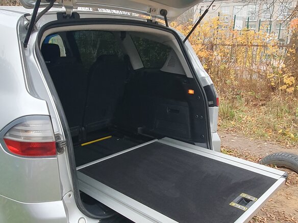 2008 Ford S-MAX I, серебристый, 920000 рублей - вид 12