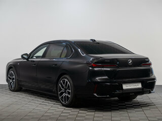 2025 BMW 7 серии 740i xDrive VII (G70), чёрный, 15390000 рублей, вид 4