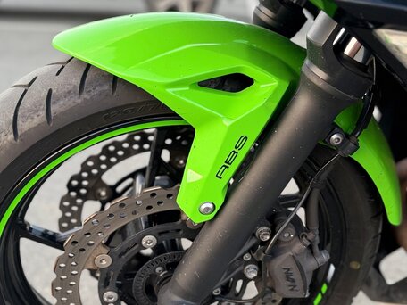 2017 Kawasaki Ninja 650, зелёный, 650000 рублей, вид 3