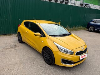 2016 Kia Ceed II Рестайлинг, жёлтый, 800000 рублей, вид 2