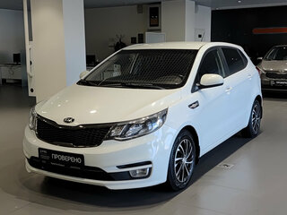 2015 Kia Rio III Рестайлинг, белый, 989000 рублей, вид 1