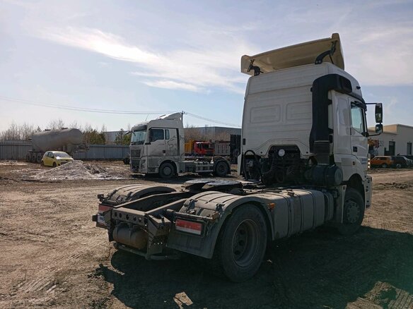2023 КамАЗ 5490 NEO, белый - вид 2