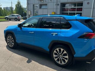2020 Toyota RAV4 V (XA50), голубой, 2900000 рублей, вид 3