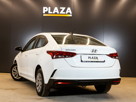 2020 Hyundai Solaris II Рестайлинг, белый, 1400000 рублей, вид 4