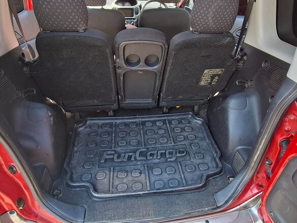 2002 Toyota FunCargo, красный, 500000 рублей - вид 10