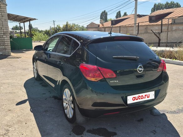 2011 Opel Astra J, чёрный, 650000 рублей - вид 3