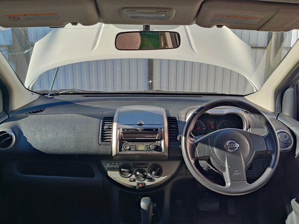 2005 Nissan Note I, белый, 400000 рублей - вид 8