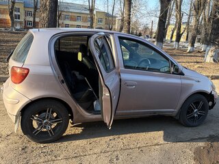 2002 Toyota Vitz I (P10), розовый, 280000 рублей, вид 2