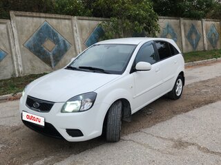 2011 Kia Rio II Рестайлинг, белый, 666666 рублей, вид 1