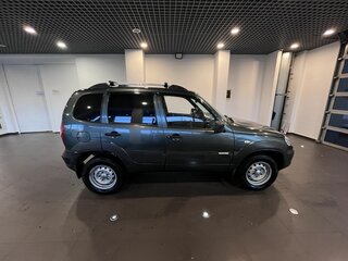 2015 Chevrolet Niva I Рестайлинг, зелёный, 470000 рублей, вид 2