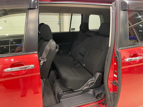 2012 Toyota ISis I Рестайлинг, красный, 1519000 рублей - вид 18