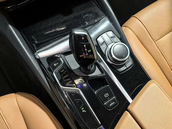 2020 BMW 5 серии 520d VII (G30/G31/G38) Рестайлинг, белый, 3830000 рублей - вид 26