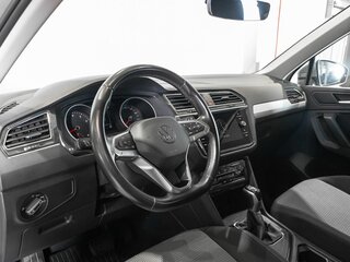 2021 Volkswagen Tiguan II Рестайлинг, серебристый, 2499658 рублей, вид 5