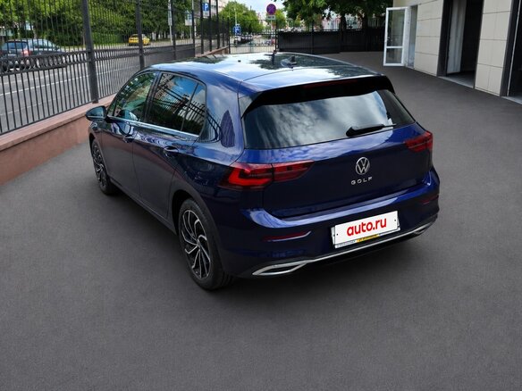 2021 Volkswagen Golf VIII, синий - вид 5