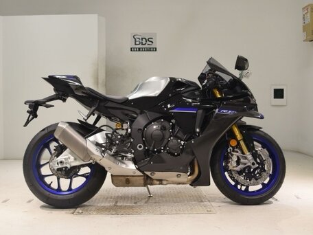 2026 Yamaha YZF-R1M, чёрный, 3256000 рублей, вид 2